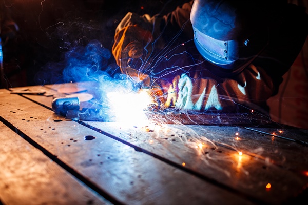 Understanding the Risks of Dust, Fumes, and Vapours in the Workplace